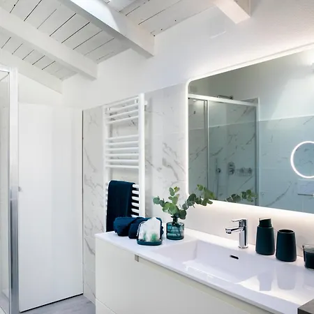 La Trave In Center Apartment Como